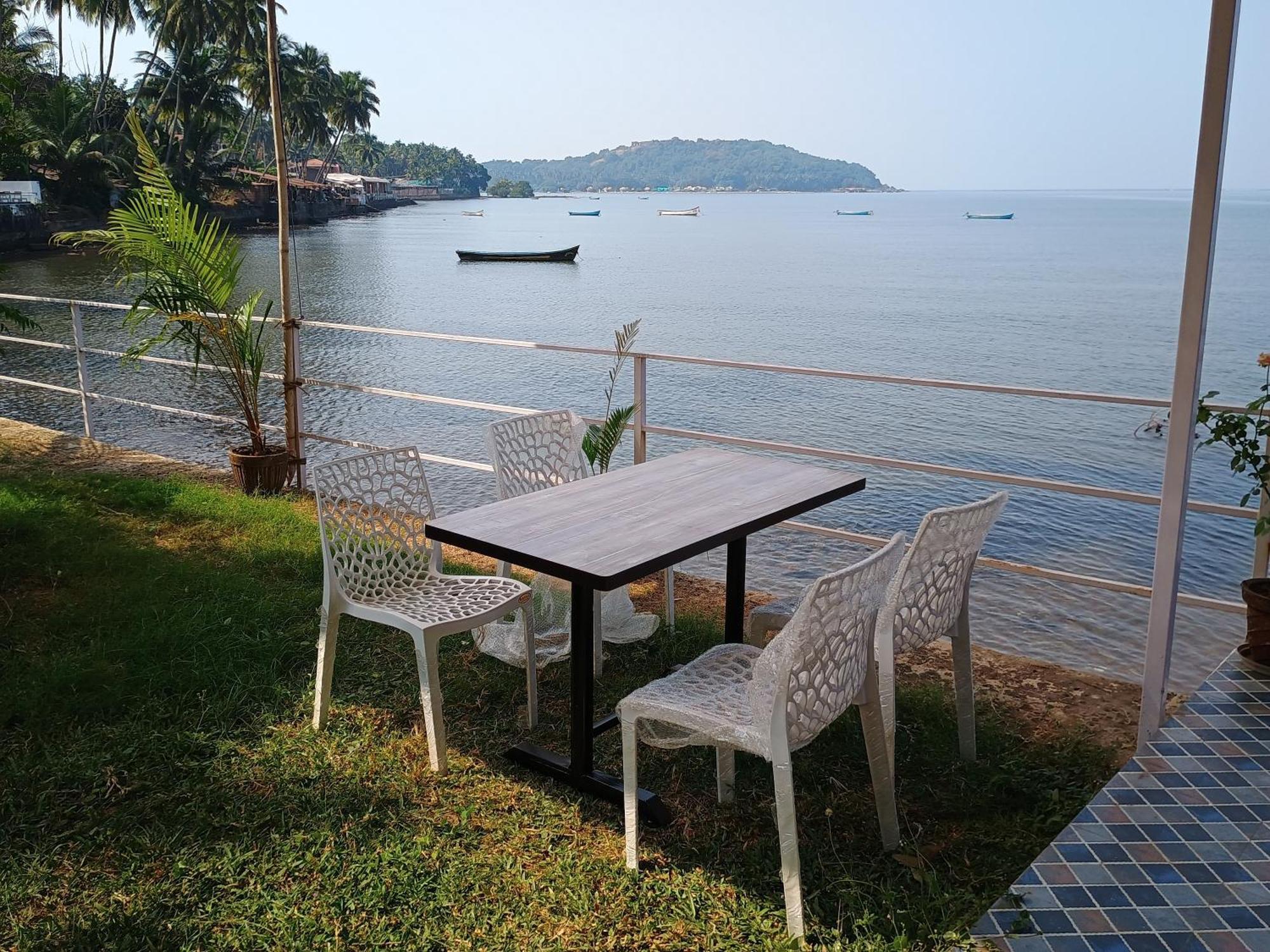 Gs Home On The Bay - Super Sea View Glass Studio Apartment Vagator Exterior foto