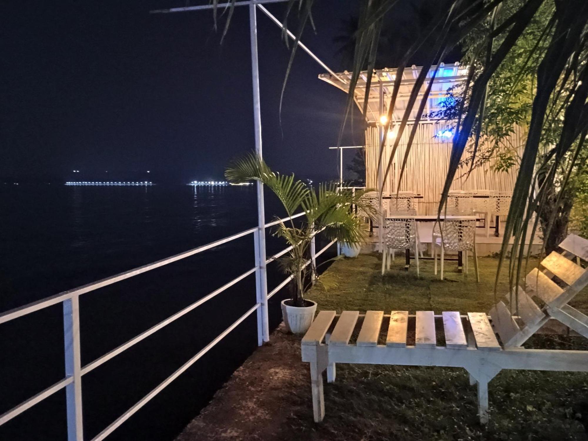 Gs Home On The Bay - Super Sea View Glass Studio Apartment Vagator Exterior foto