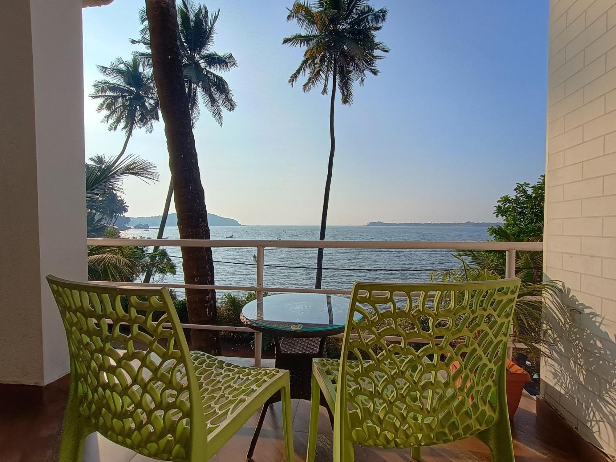 Gs Home On The Bay - Super Sea View Glass Studio Apartment Vagator Exterior foto